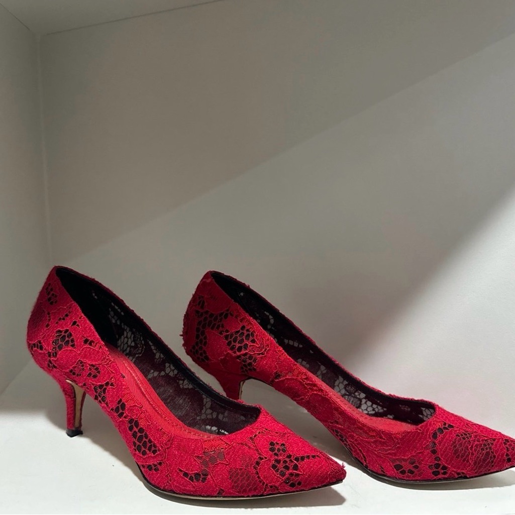 Red Lace Pointed-Toe Women's Pumps Dolce & Gabbana Size 36